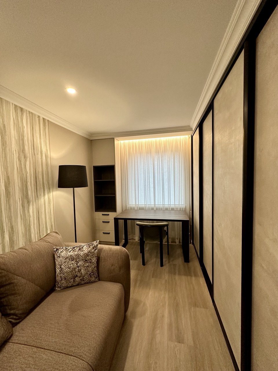 photo_6030586356981418436_y